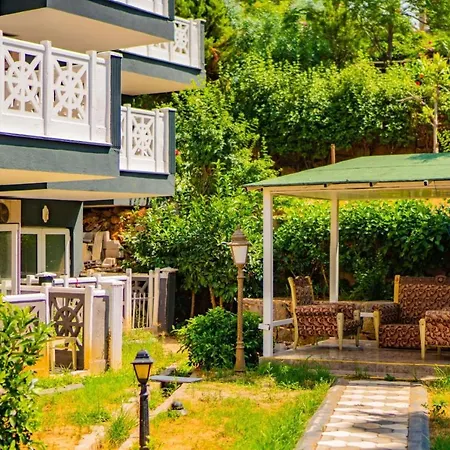 Larina Hotel 5*